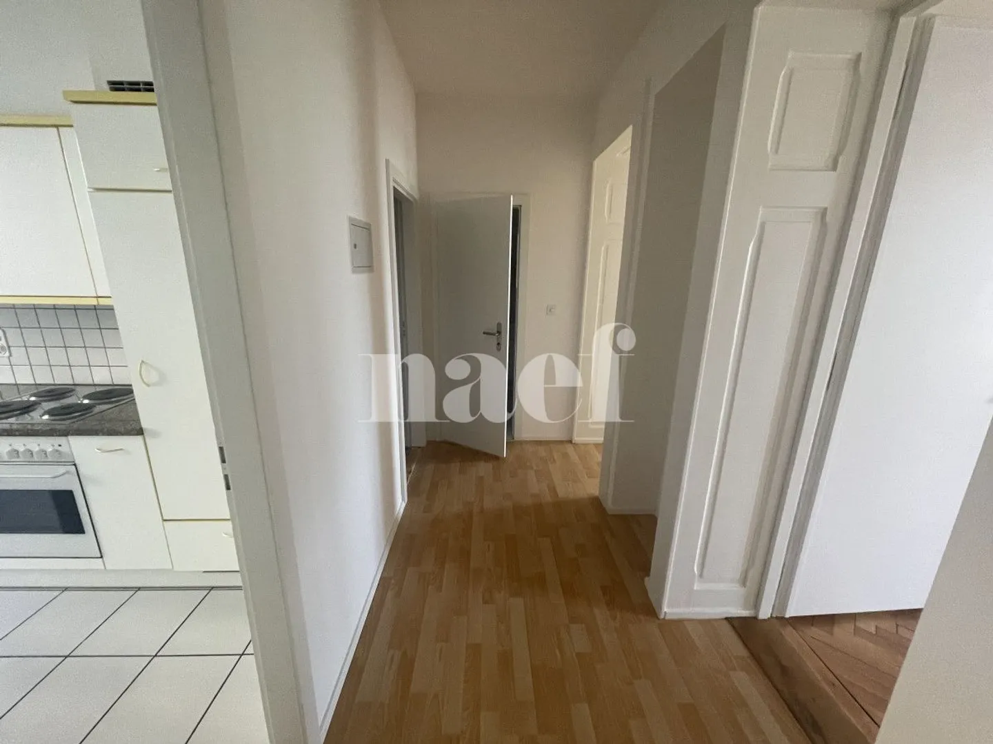 3.5 Room Apartment - Photo 2 of 5