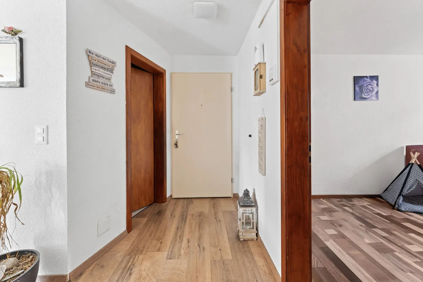 La tua nuova casa a Spiez: Incantevole appartamento di 3,5 locali con balcone soleggiato - Foto 7 di 12