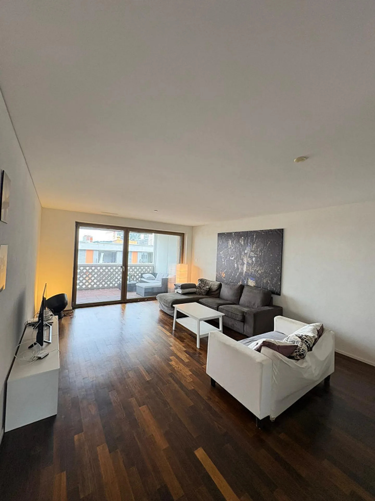 Chambre lumineuse dans un bel appartement central - Photo 1 sur 10