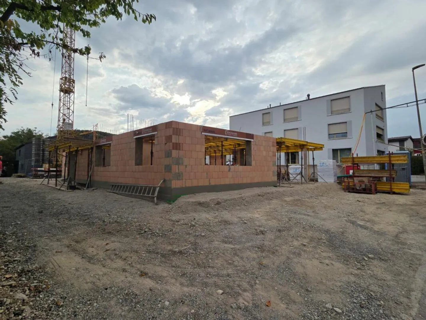Appartamento 3,5 locali con grande terrazza e carport - Foto 5 di 9