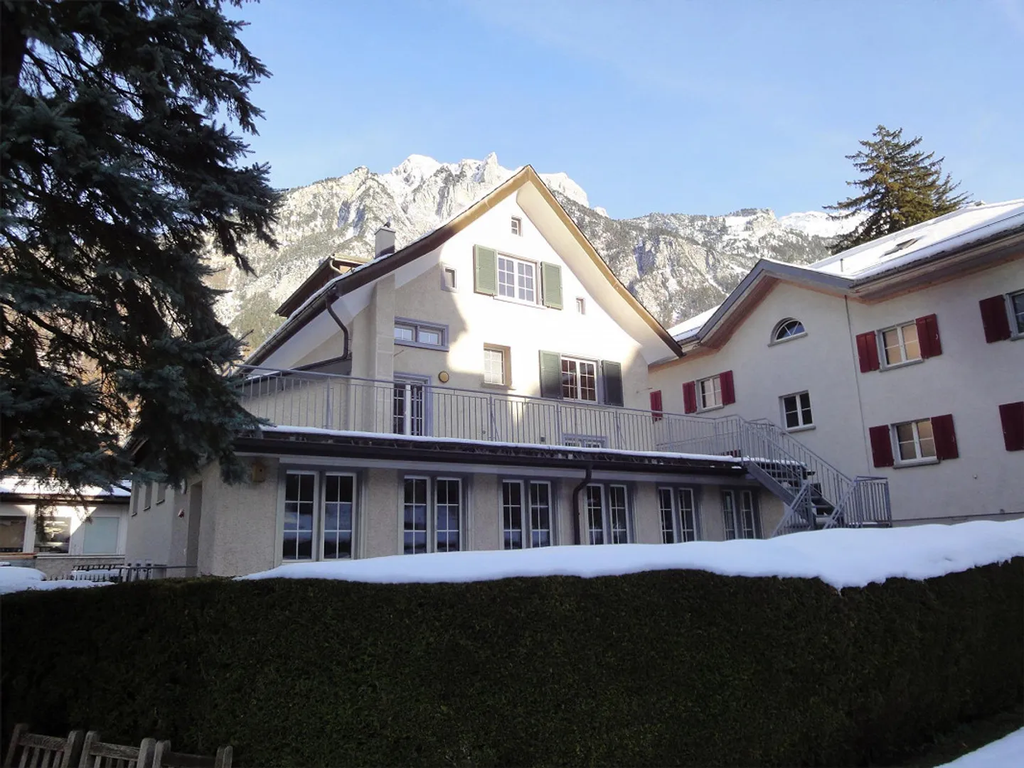 Vous cherchez quelque chose de spécial ? Dans une vieille maison Glarner ? - Photo 2 sur 26