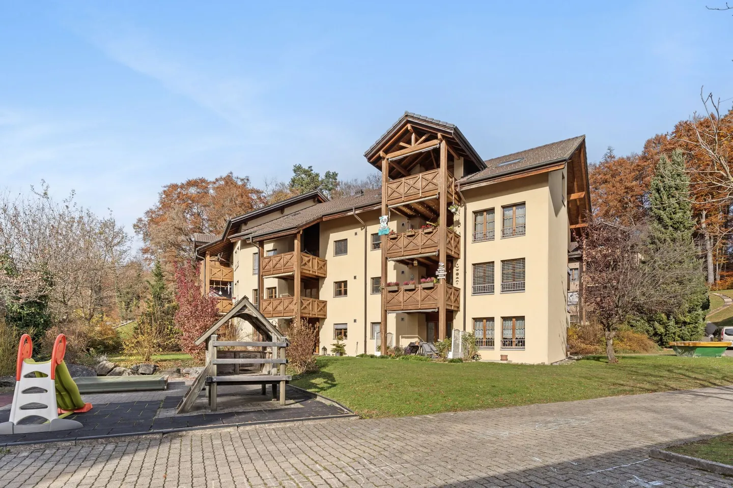 La tua nuova casa a Spiez: Incantevole appartamento di 3,5 locali con balcone soleggiato - Foto 11 di 12