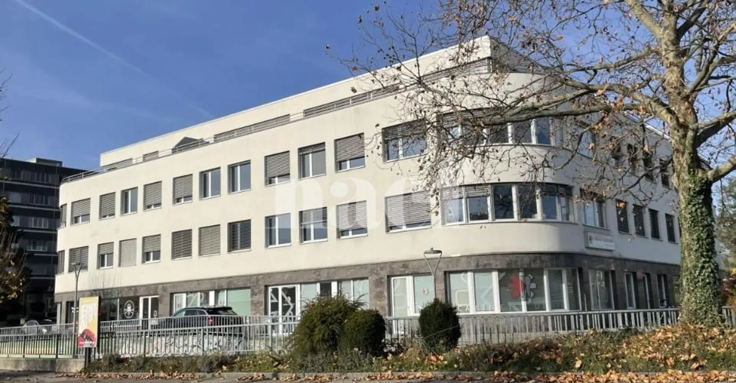 Centre Les Tuillières - Helle Fläche von ca. 122m2 modulare im 2. Stock - Foto 4 von 5