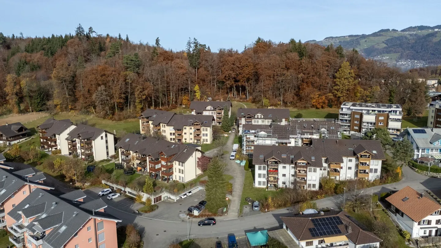 La tua nuova casa a Spiez: Incantevole appartamento di 3,5 locali con balcone soleggiato - Foto 12 di 12