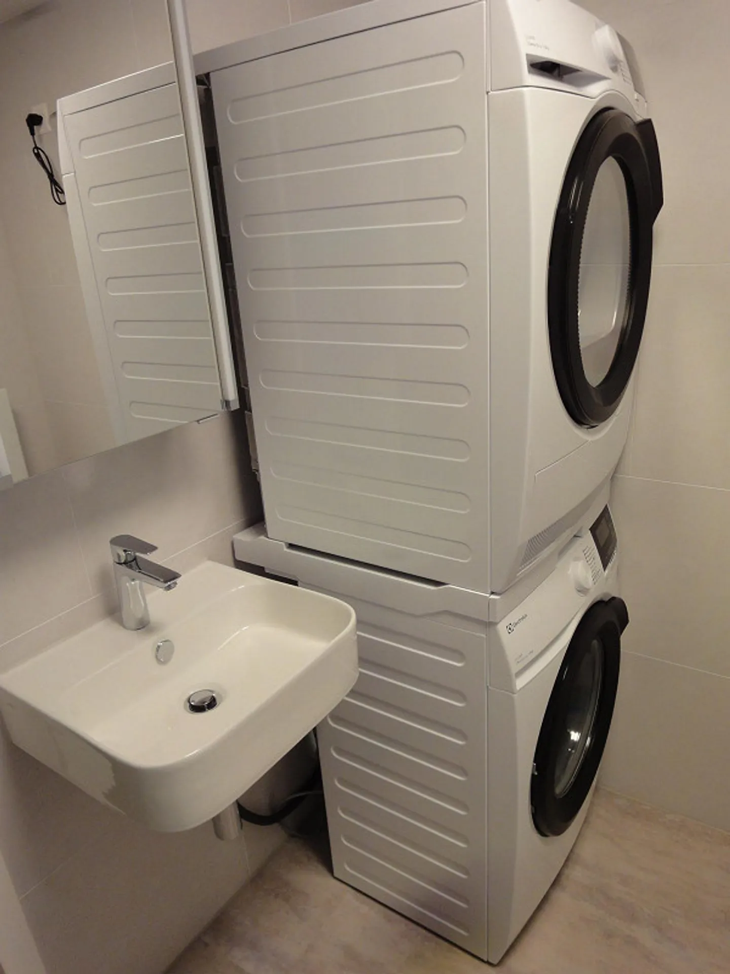 Vous cherchez quelque chose de spécial ? Dans une vieille maison Glarner ? - Photo 5 sur 26