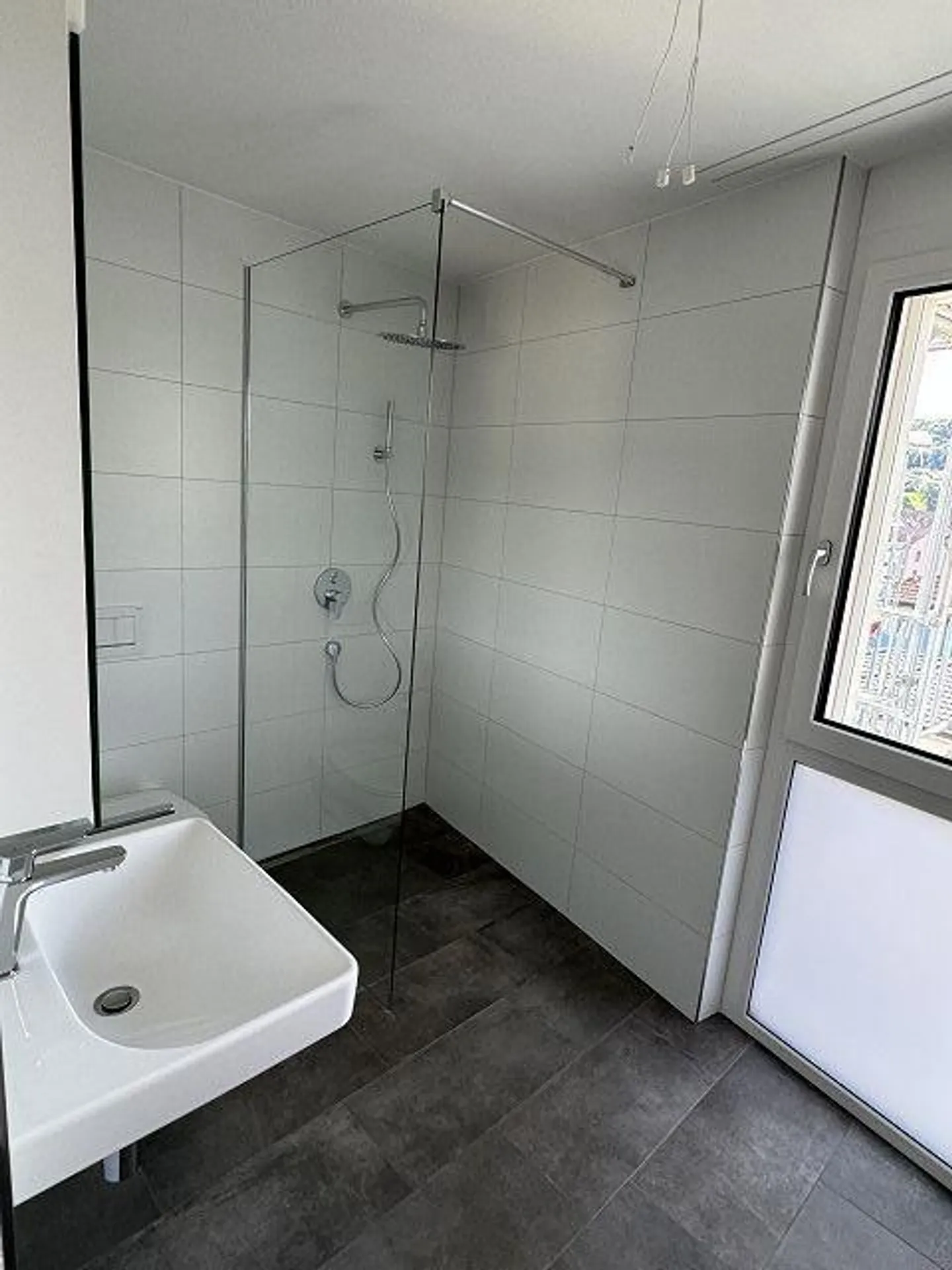 Attico con balcone soleggiato - Foto 5 di 6