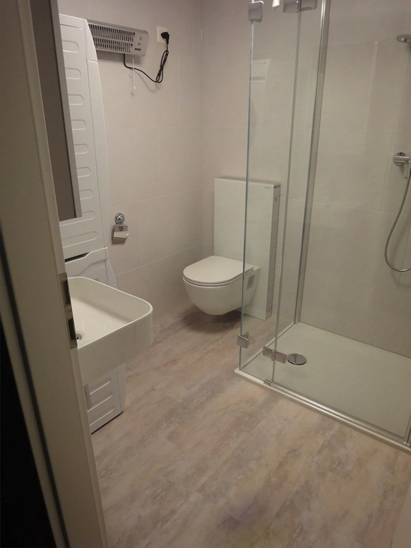 Vous cherchez quelque chose de spécial ? Dans une vieille maison Glarner ? - Photo 7 sur 26