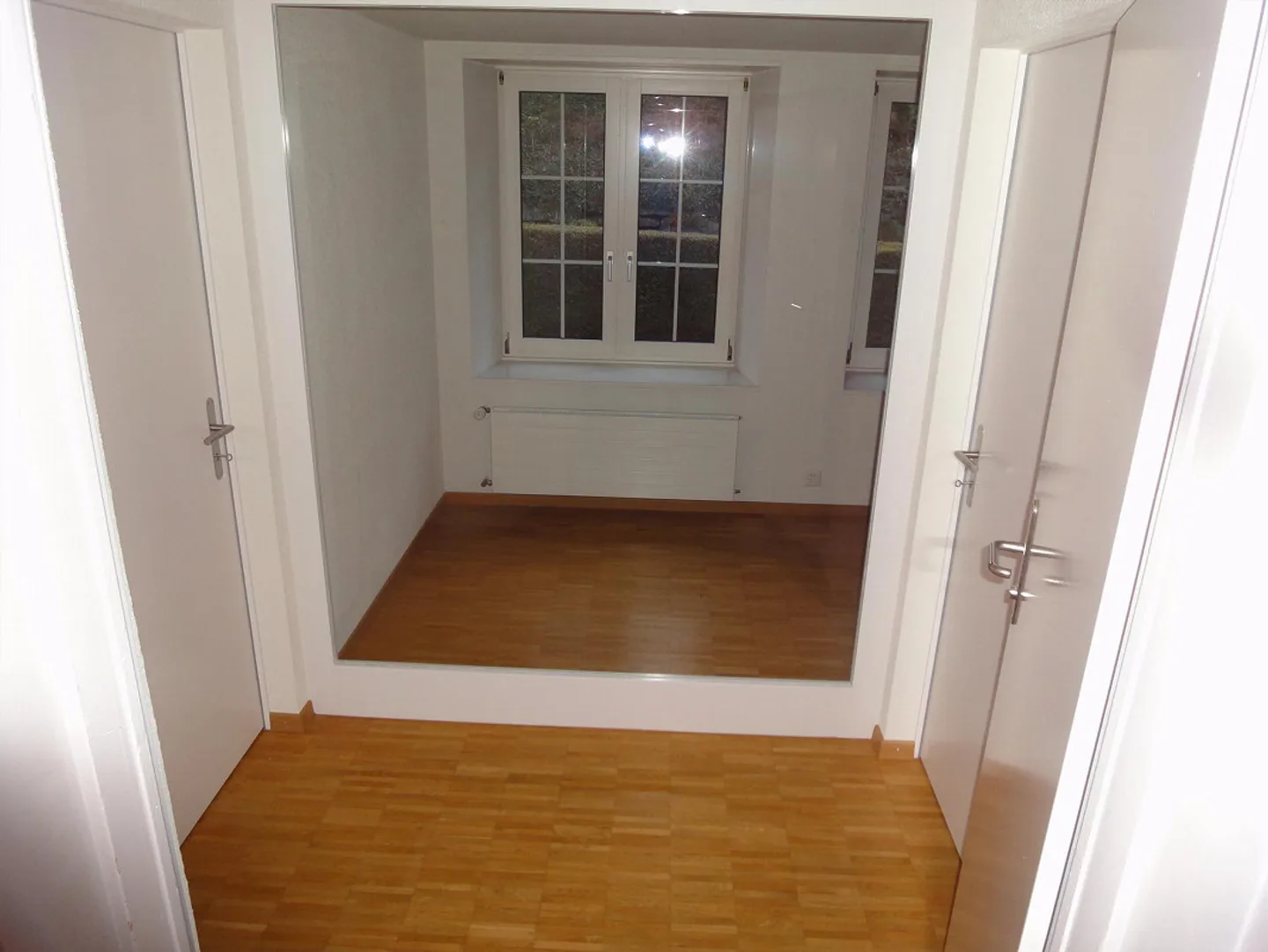 Vous cherchez quelque chose de spécial ? Dans une vieille maison Glarner ? - Photo 9 sur 26