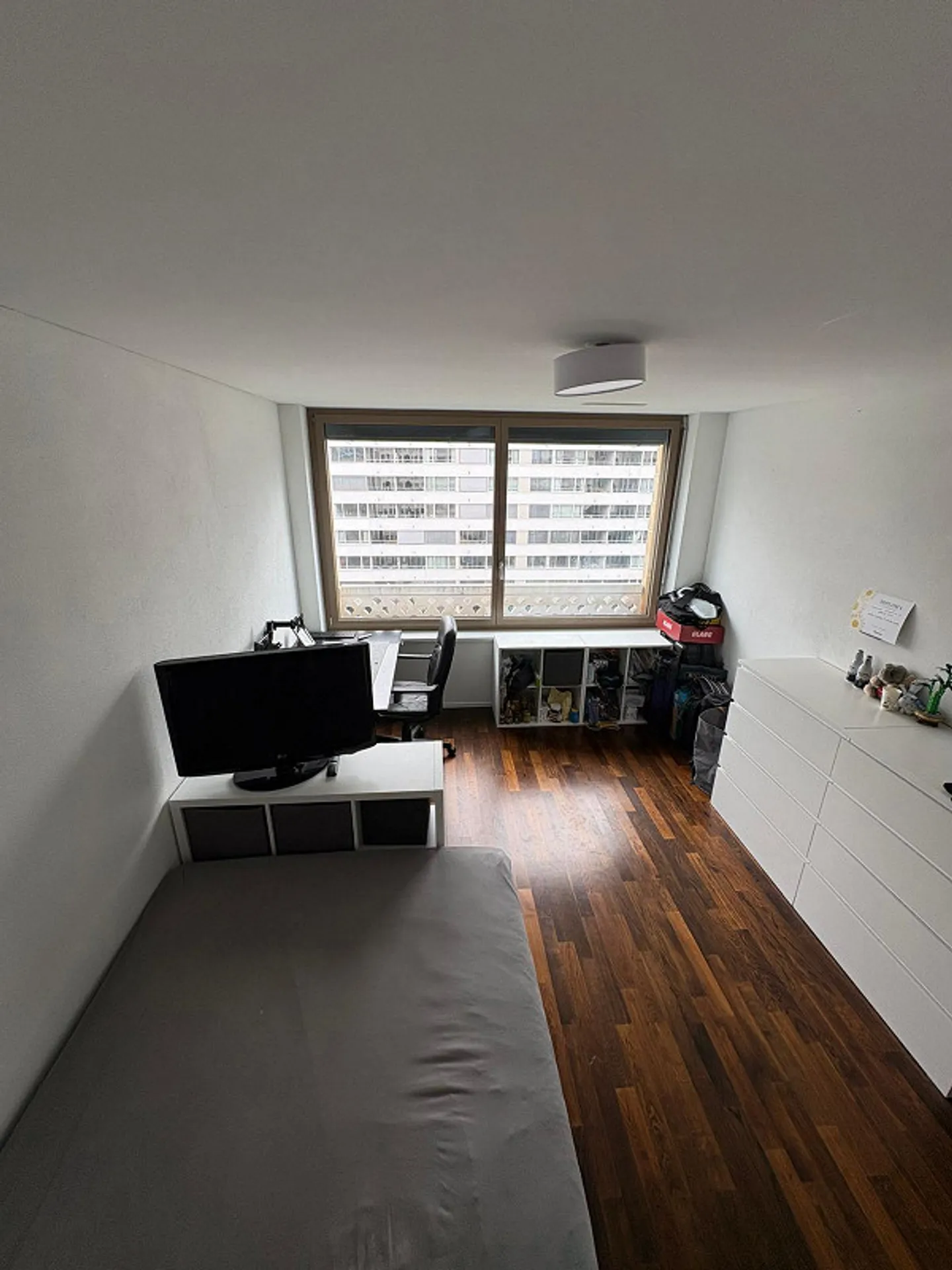 Chambre lumineuse dans un bel appartement central - Photo 5 sur 10