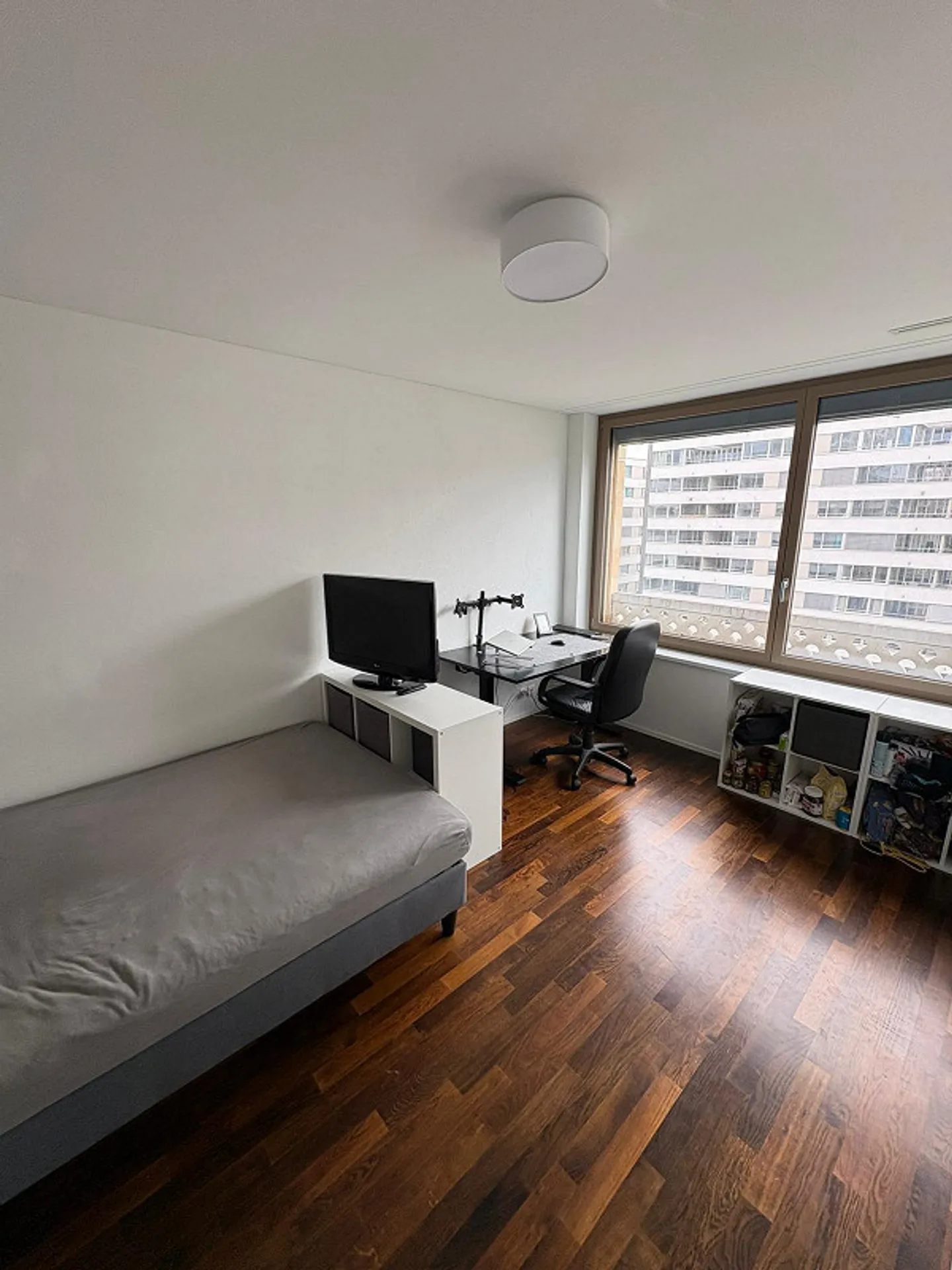 Chambre lumineuse dans un bel appartement central - Photo 6 sur 10