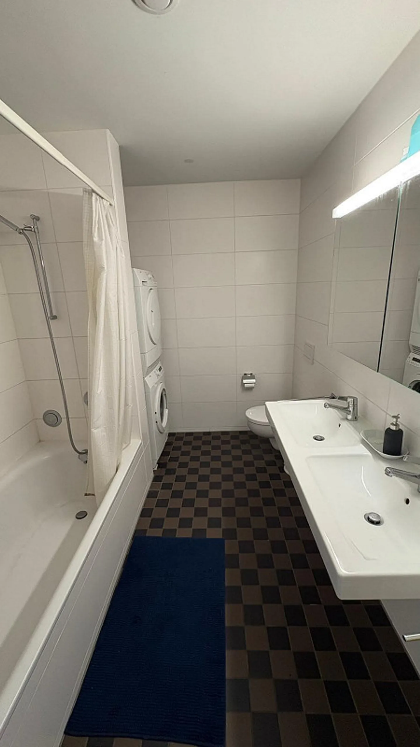 Chambre lumineuse dans un bel appartement central - Photo 9 sur 10