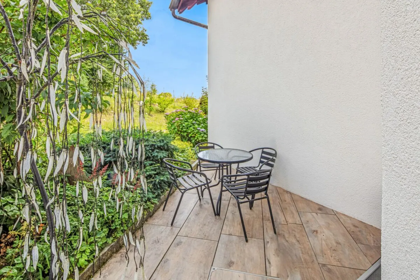 Stylish 5.5-Room Townhouse with Alpine View & Wellness Oasis - Photo 13 of 16