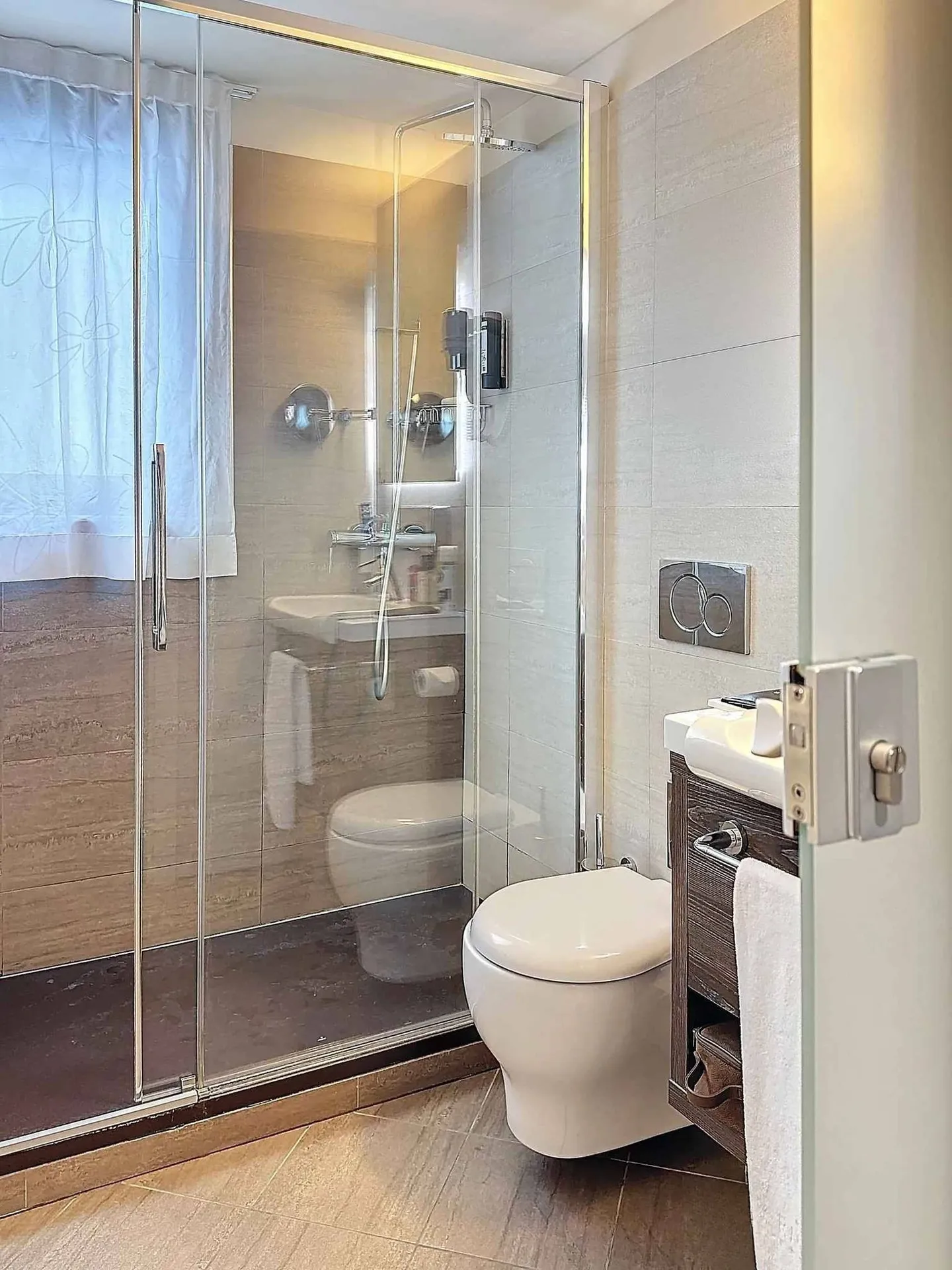 Appartement exclusif de 2,5 pièces, investissement attractif : appartement central à Zermatt avec utilisation hôtelière et utilisation personnelle - Photo 8 sur 13