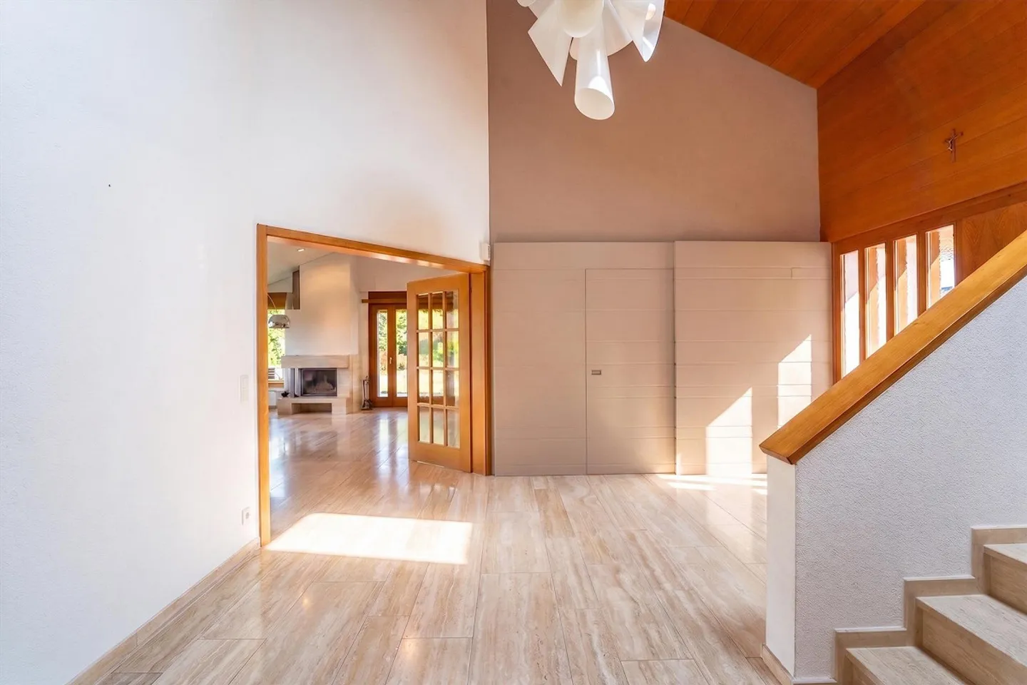 Exclusive villa with panoramic view & guest apartment - Photo 14 of 25