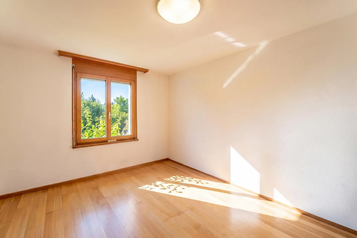Exclusive villa with panoramic view & guest apartment - Photo 20 of 25