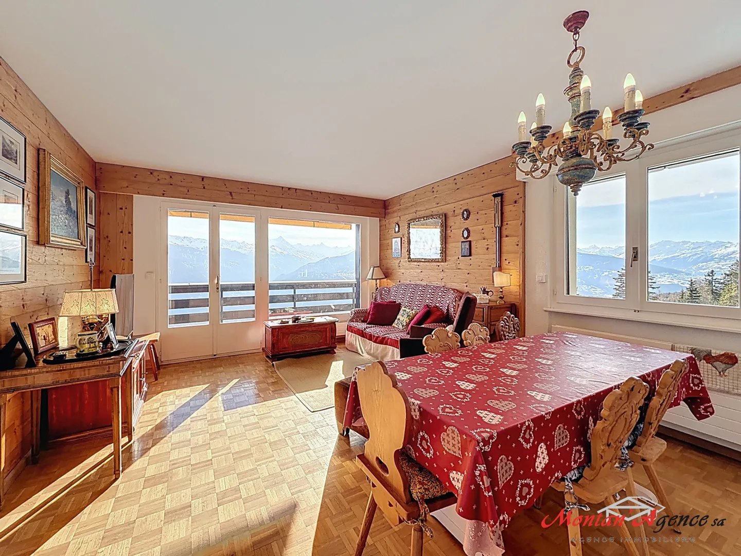 Appartement spacieux avec vue alpine - Photo 2 sur 12