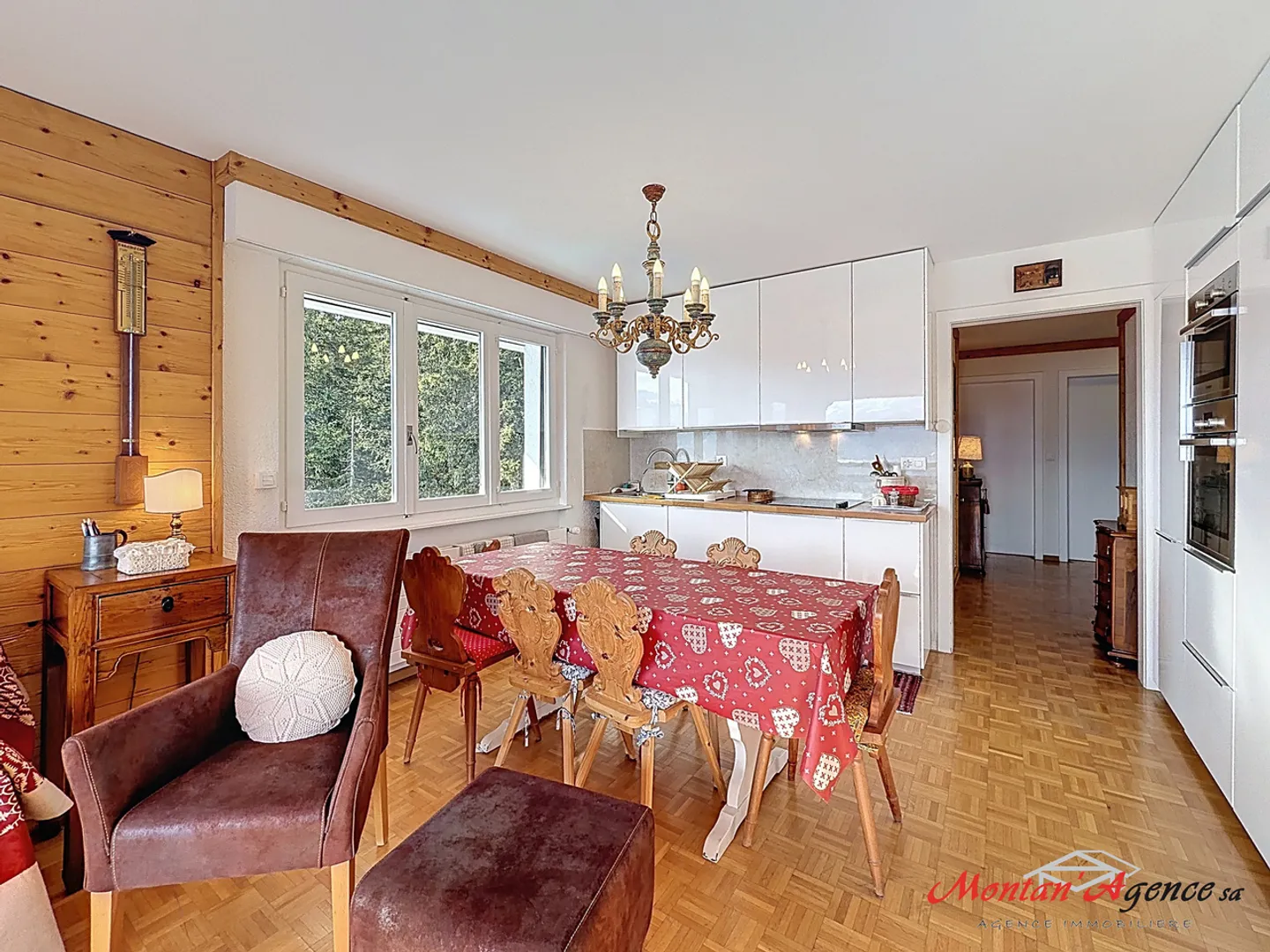 Appartement spacieux avec vue alpine - Photo 3 sur 12