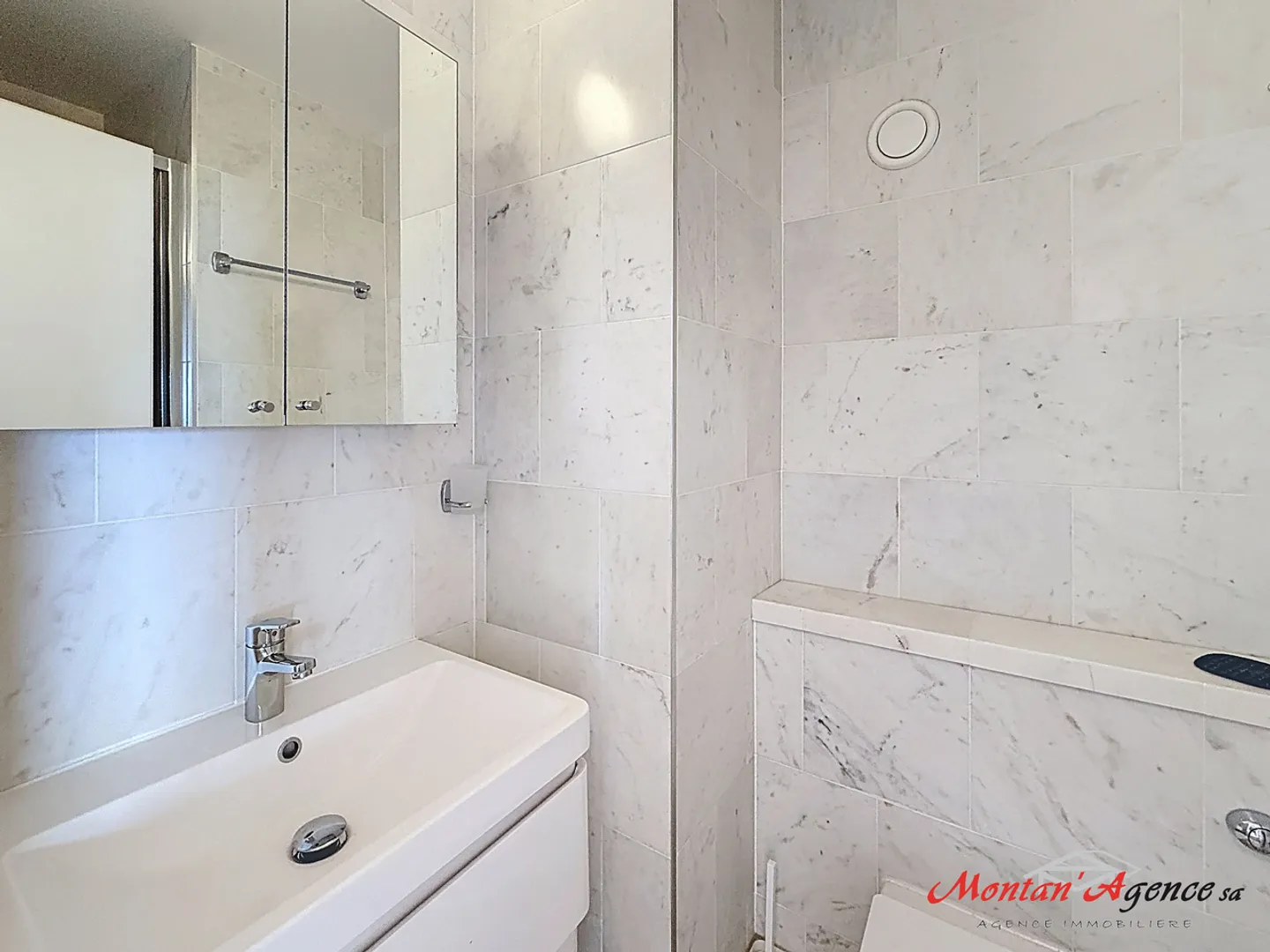 Appartement spacieux avec vue alpine - Photo 11 sur 12