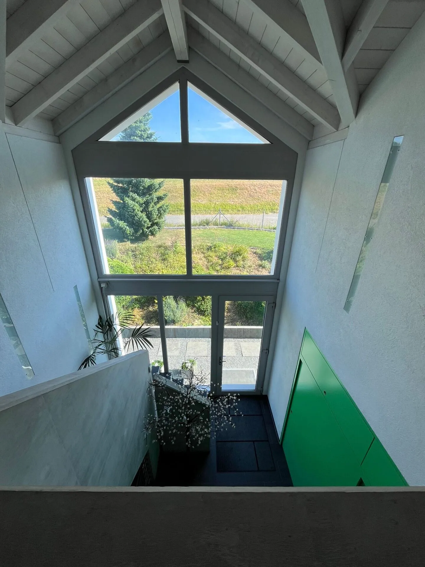 Casa unifamiliare moderna con vista panoramica non ostacolata e piscina a sfioro - Foto 7 di 14