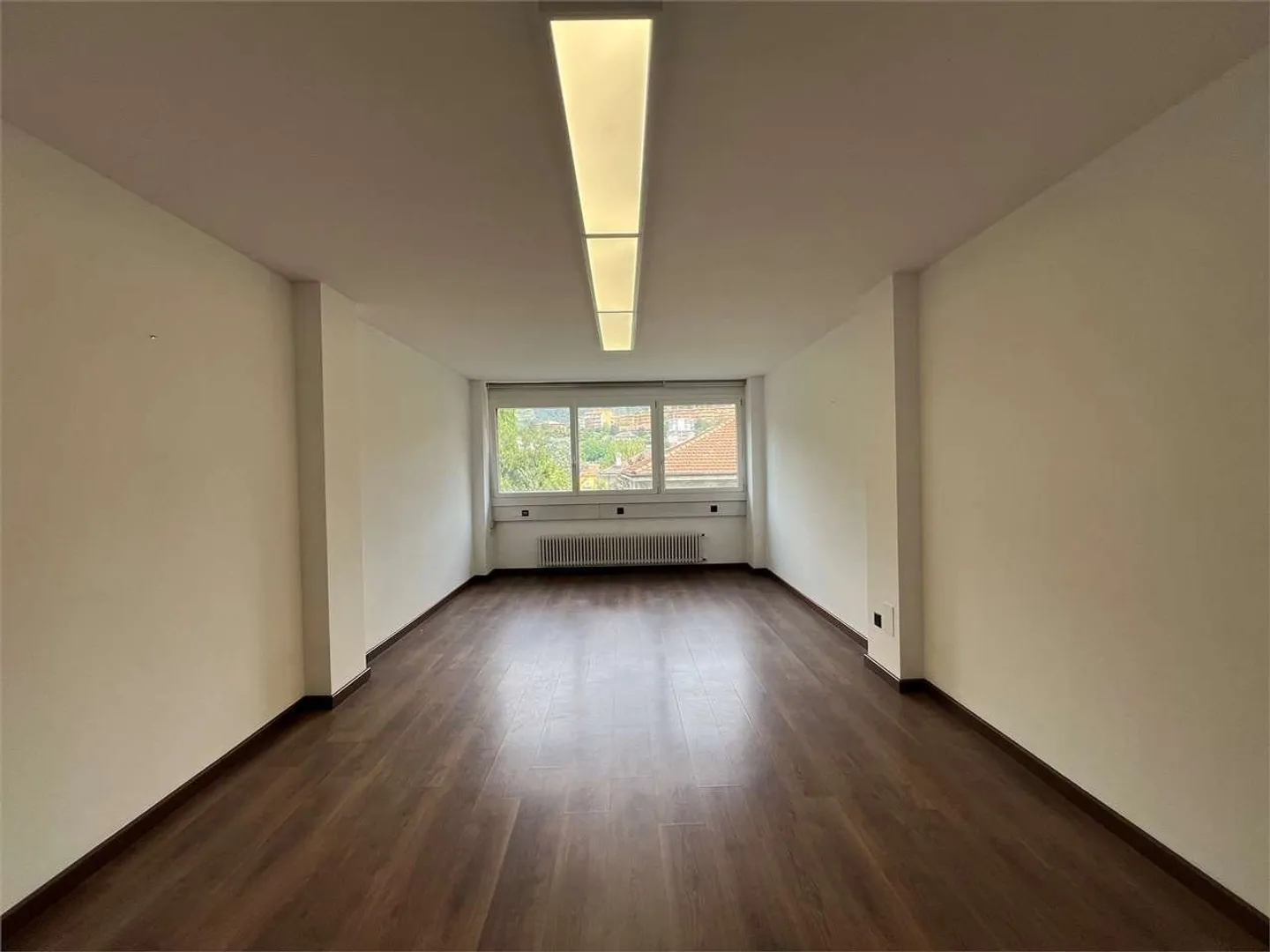 Ref. 2539 Chiasso Modern Office - Photo 3 of 8