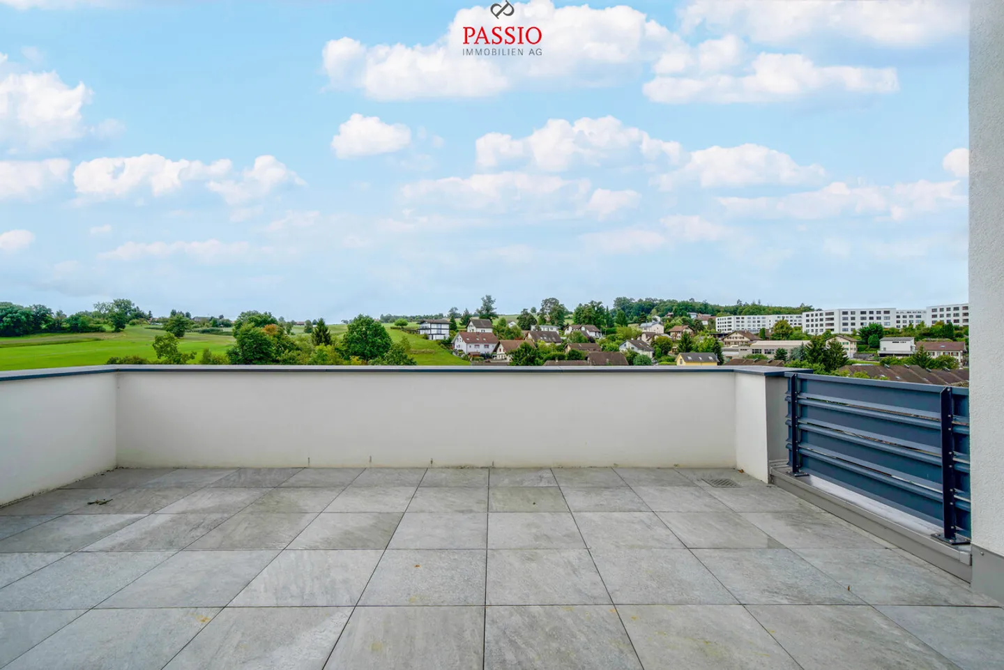 Ampio appartamento con terrazza di 5,5 stanze con vista magnifica - Foto 23 di 27