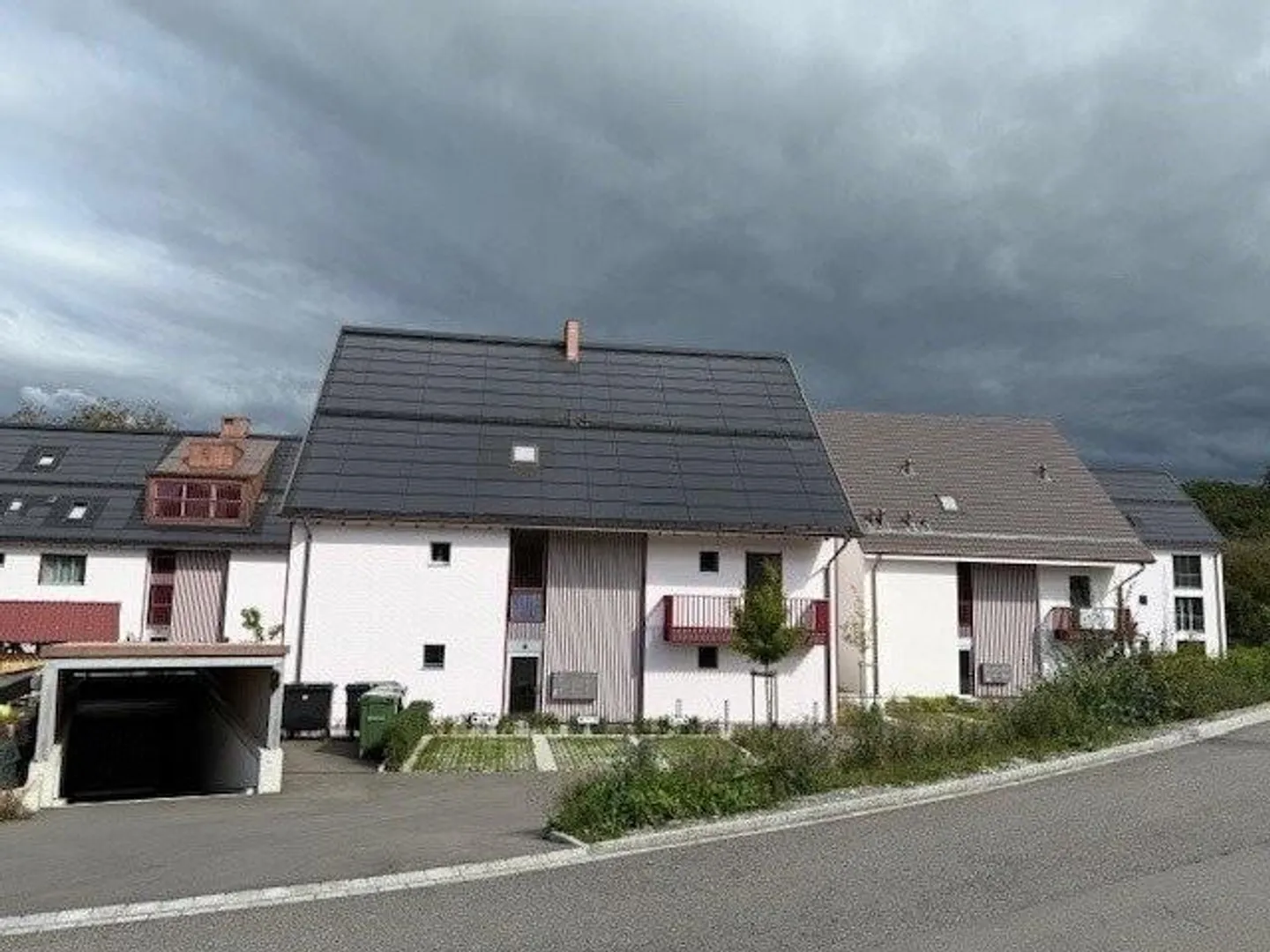 Spacious 3-room apartment in the Benzenschwil central development - Photo 1 of 8