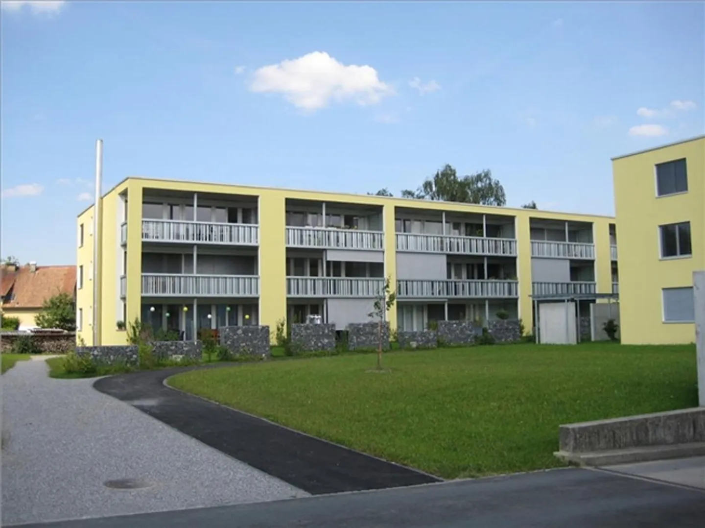 Modern 3.5-room apartment - Rent without deposit - Photo 1 of 7