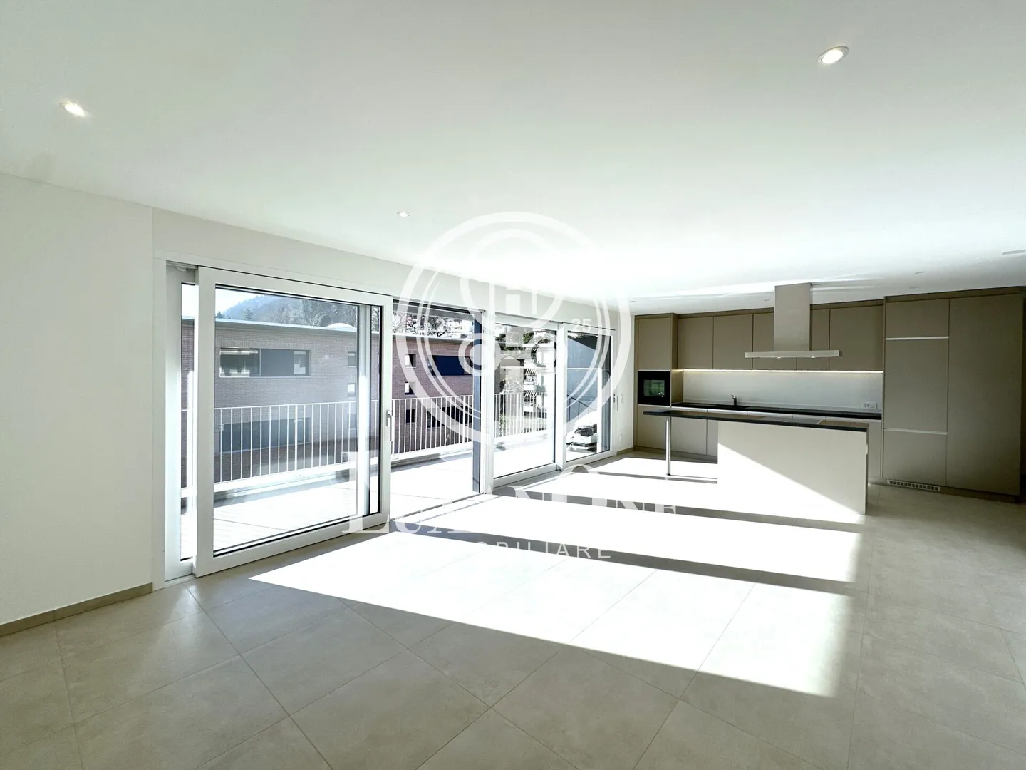 Appartamento nuovo di alta qualità con 3,5 locali, terrazza e orientamento a sud - Foto 4 di 12