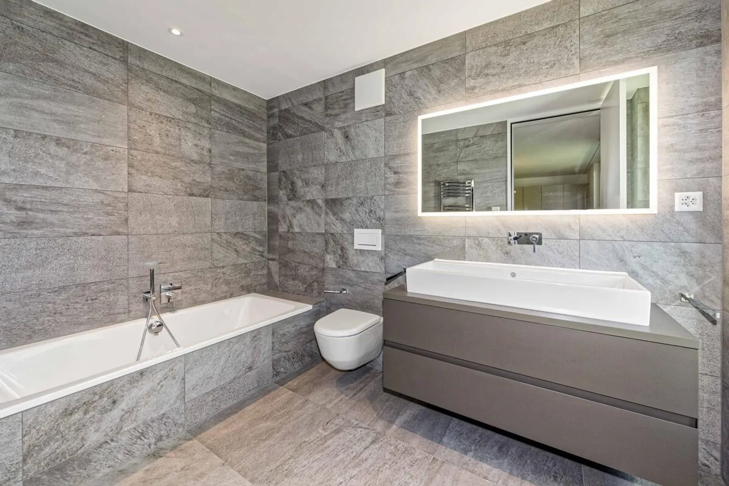 Appartement de jardin moderne avec finition de haute qualité à Herrliberg - Photo 4 sur 5