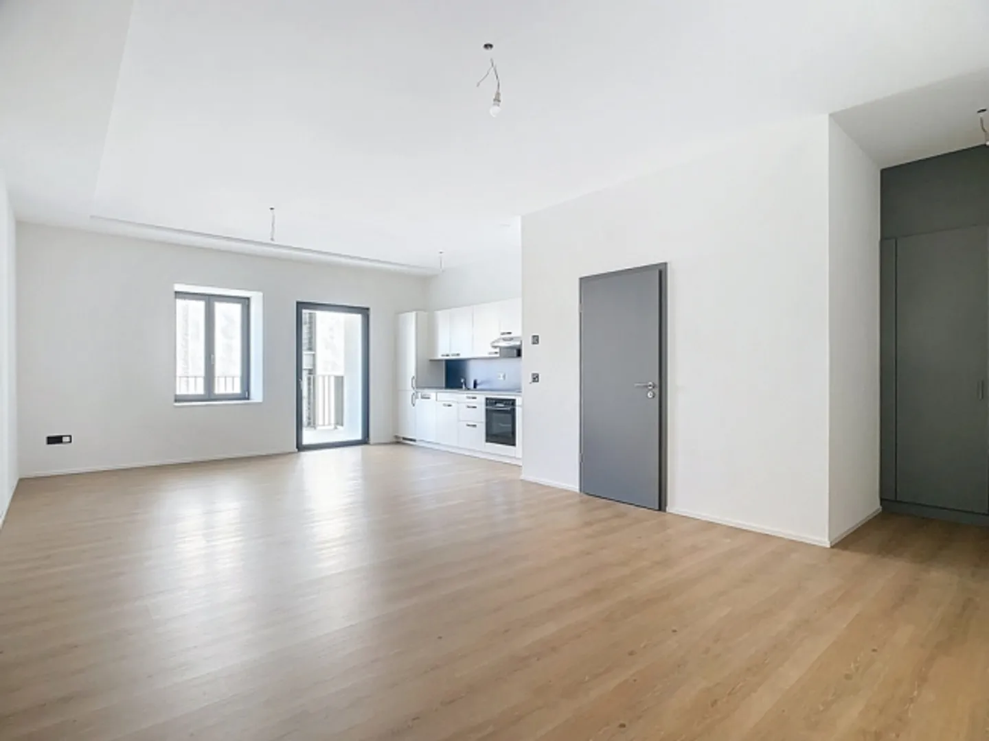 2.5-Room Half-Timbered Apartment with Balcony - Photo 3 of 12