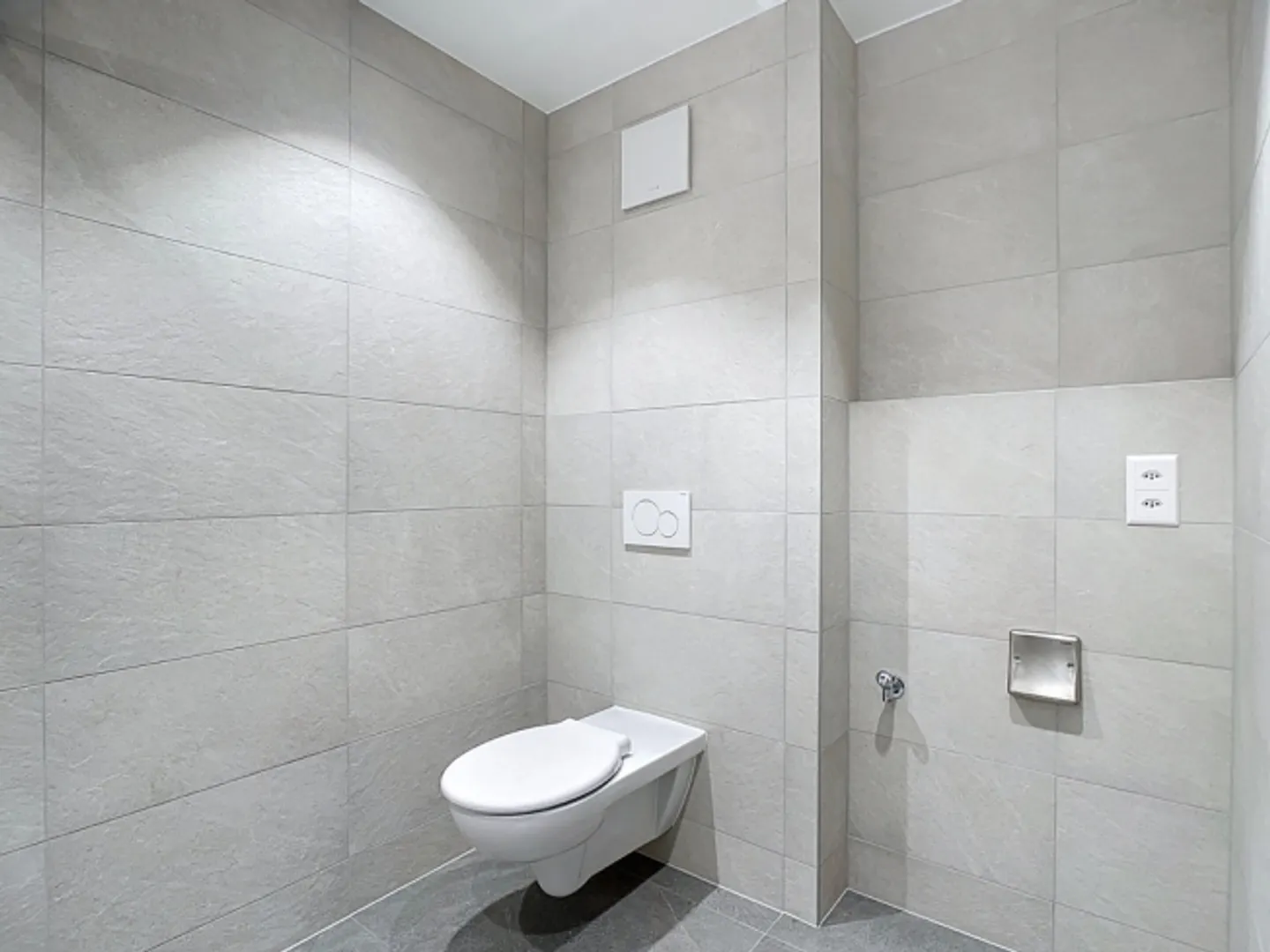 2.5-Room Half-Timbered Apartment with Balcony - Photo 8 of 12