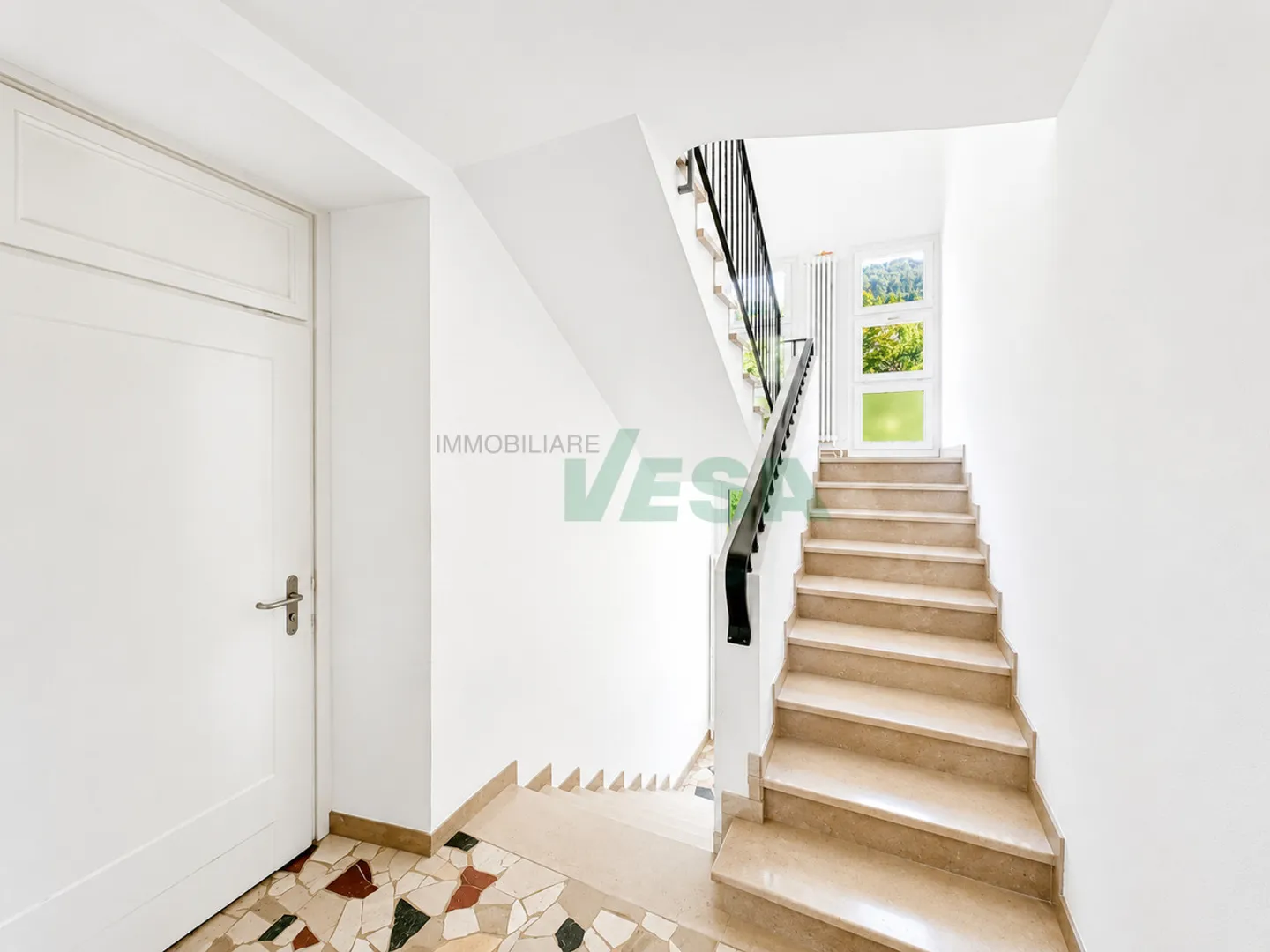 Spacieuse maison avec 3 appartements (pouvant être réunis) et avec une vue magnifique - Photo 14 sur 15