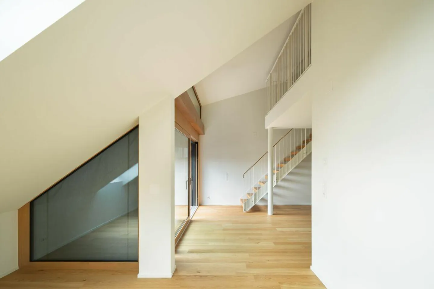 Exklusive 4½-Zimmer-Dachwohnung mit Galerie und zwei Dachterrassen - Foto 8 von 14