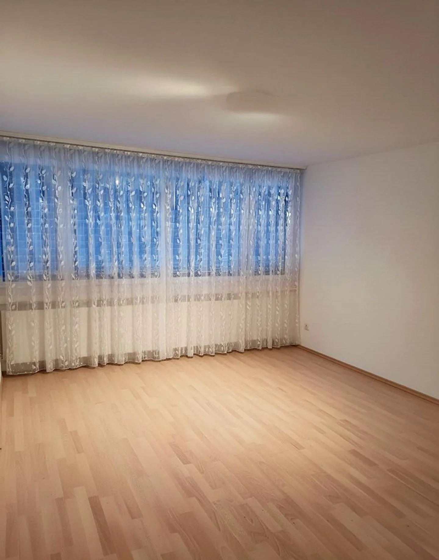 4-room apartment in a central location - Photo 3 of 10