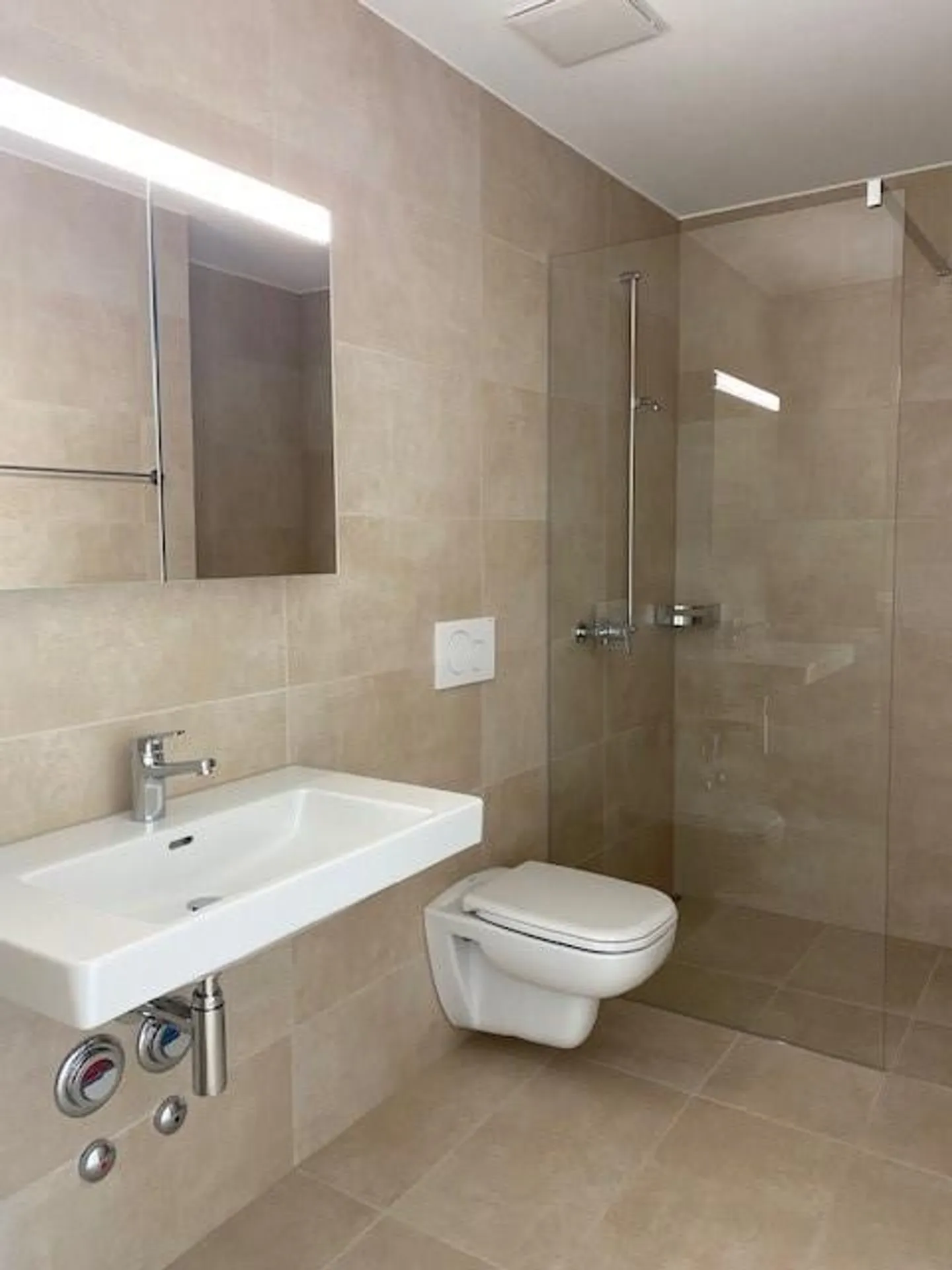 Appartamento moderno di 3,5 locali al 1° piano - Foto 3 di 6