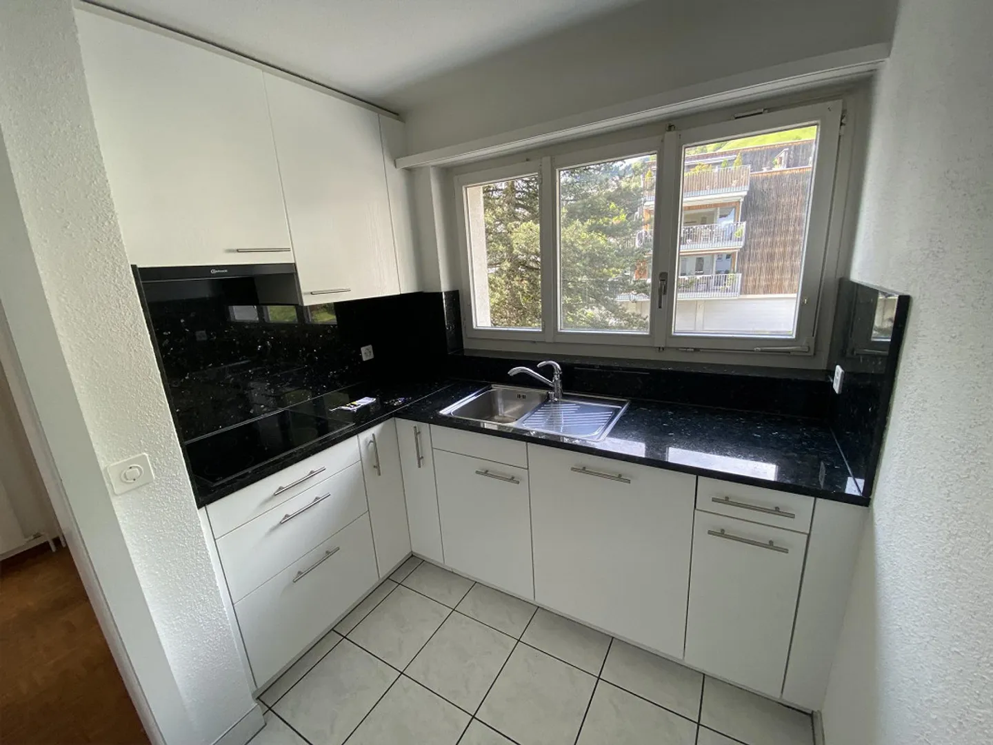 Appartamento 5 1/2 locali in una posizione tranquilla con vista - Foto 5 di 7
