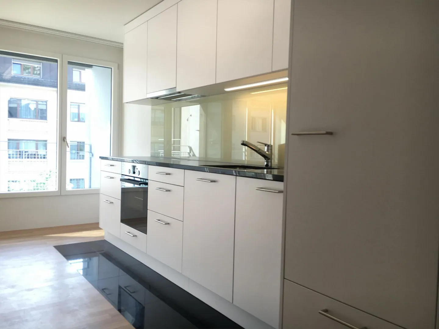 Moderno appartamento di 3,5 stanze con balcone - Foto 7 di 14