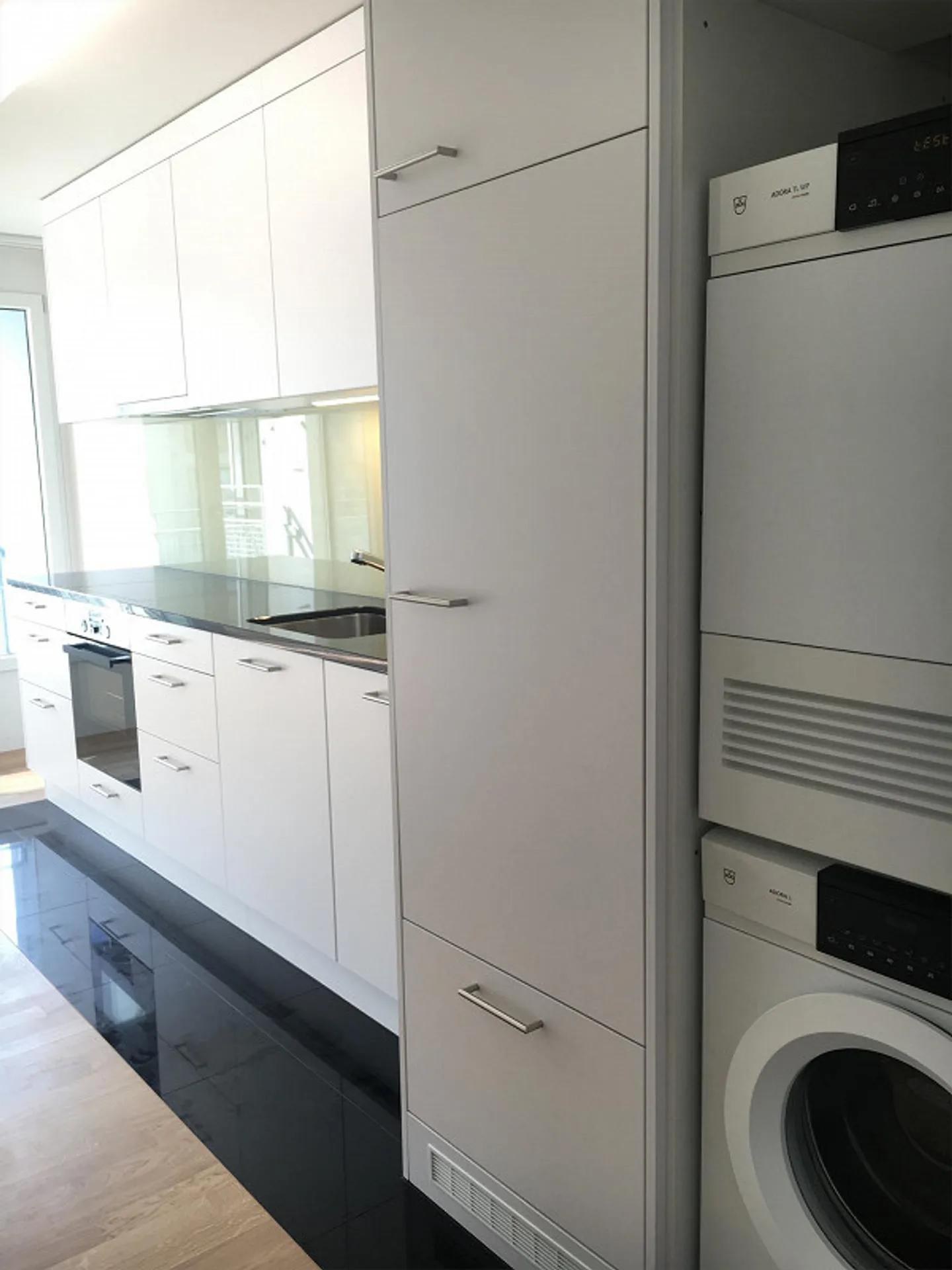 Moderno appartamento di 3,5 stanze con balcone - Foto 8 di 14