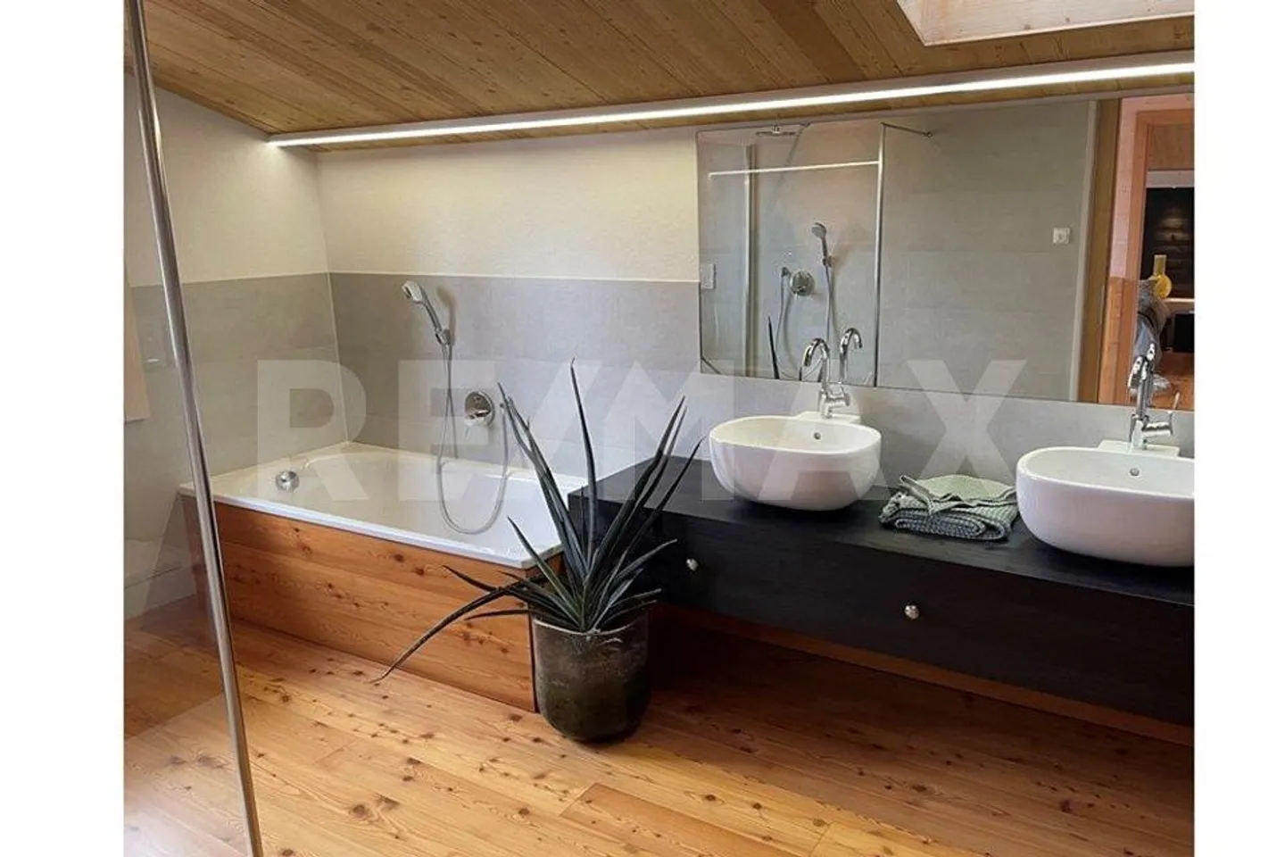 Maison jumelée 6.5 pièces - Foto 5 von 9