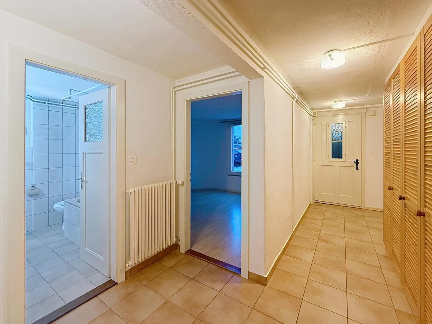 Appartement spacieux au rez-de-chaussée - Photo 1 sur 8