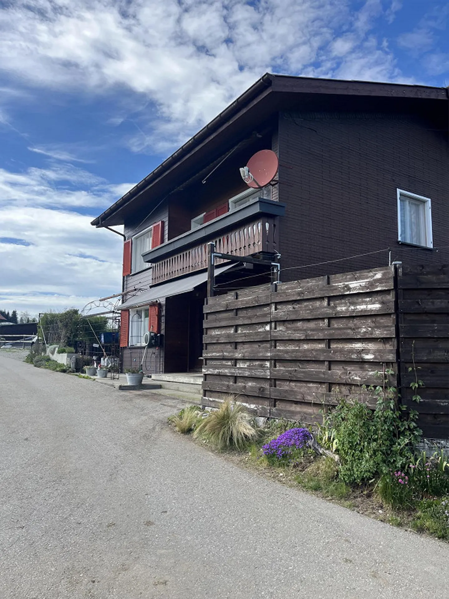 Casa unifamiliare di 8 1/2 stanze in affitto in una fattoria - Foto 1 di 18