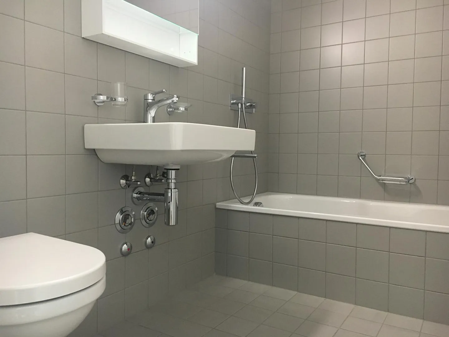 Moderno appartamento di 3,5 stanze con balcone - Foto 11 di 14
