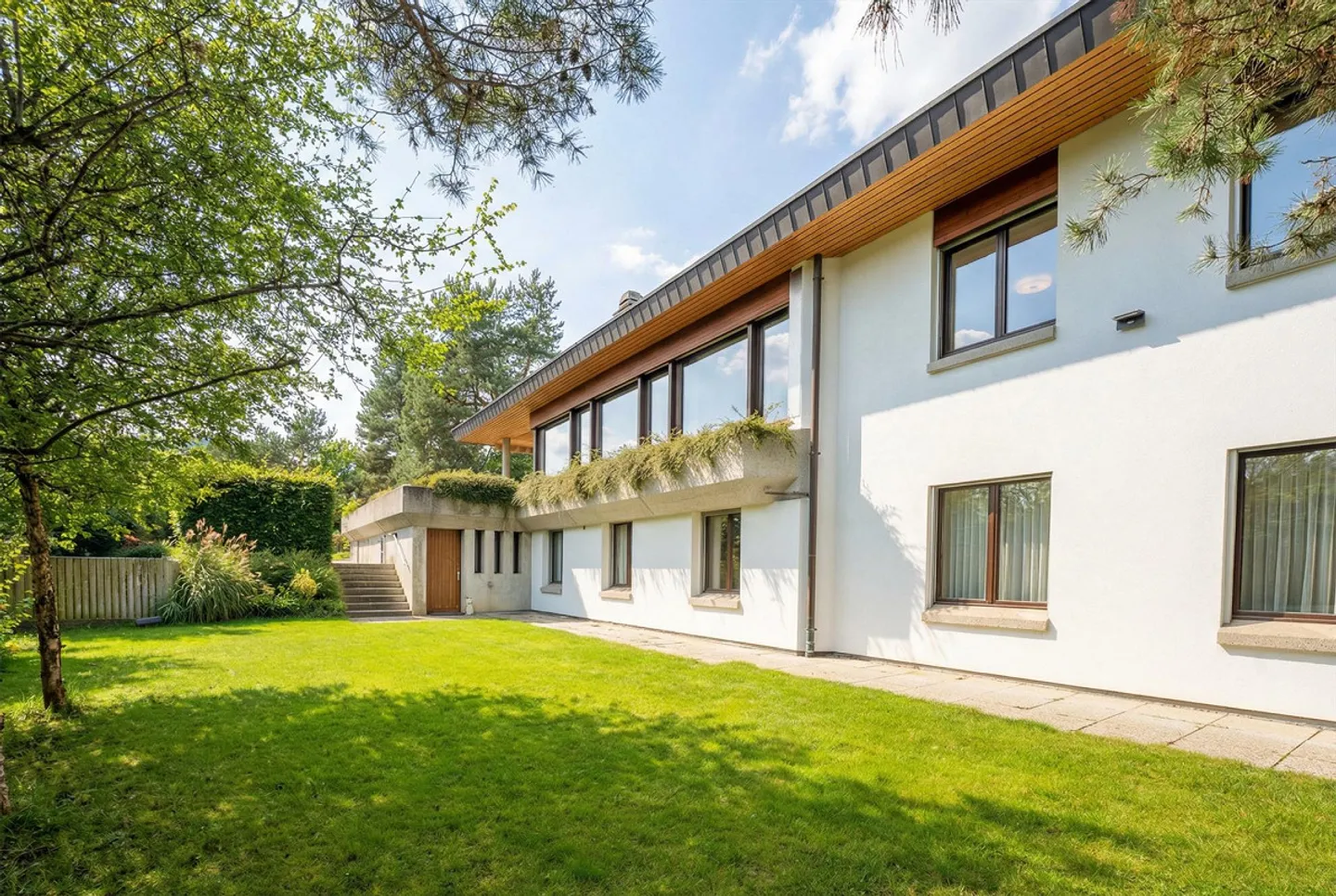 Exclusive villa with panoramic view & guest apartment - Photo 17 of 25