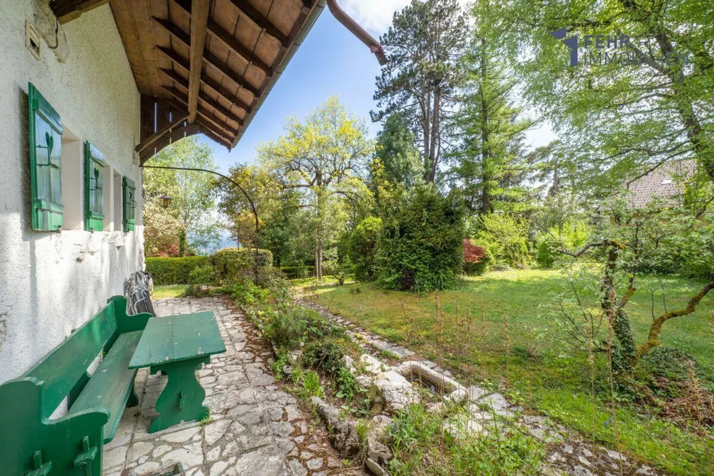 Fehr Real Estate - Unique, Charming 8½-Room Single-Family House - Photo 2 of 13