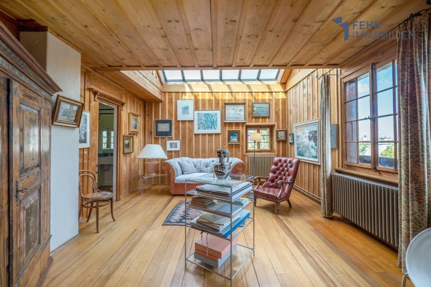 Fehr Real Estate - Unique, Charming 8½-Room Single-Family House - Photo 6 of 13