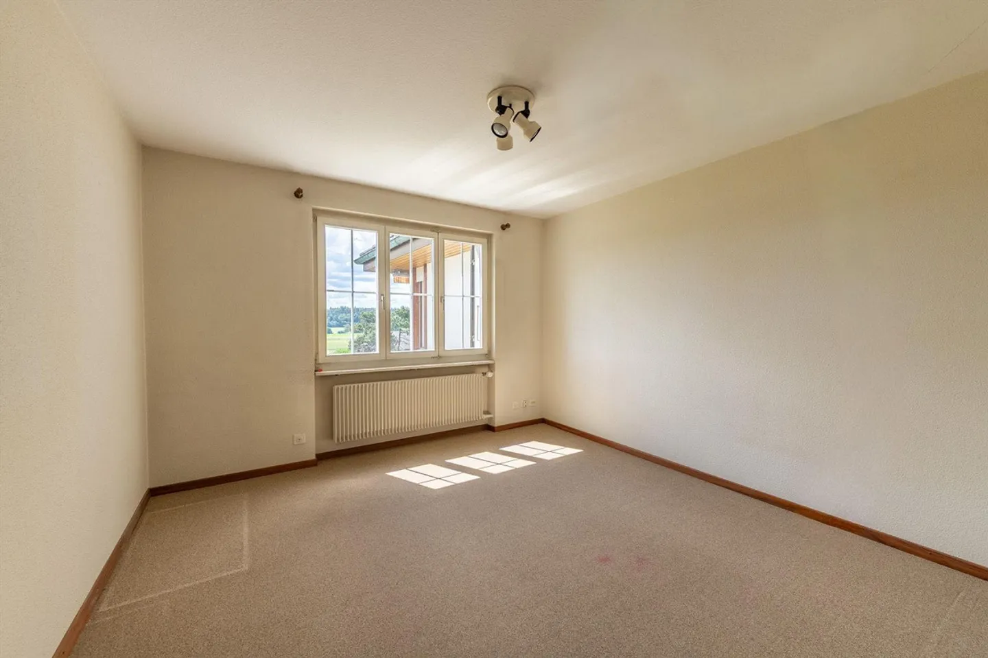Geräumiges Familienhaus mit Alpenblick - Foto 6 von 13