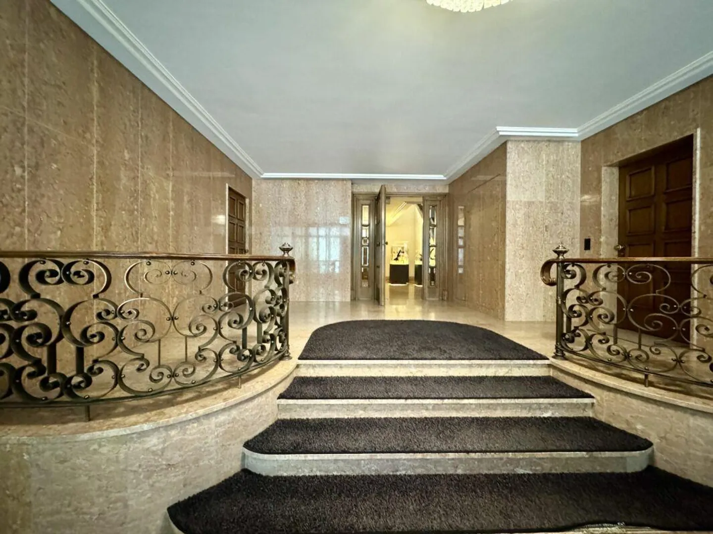 Furnished Commercial Property - All-inclusive Rent including Additional Costs & ... - Photo 1 of 7