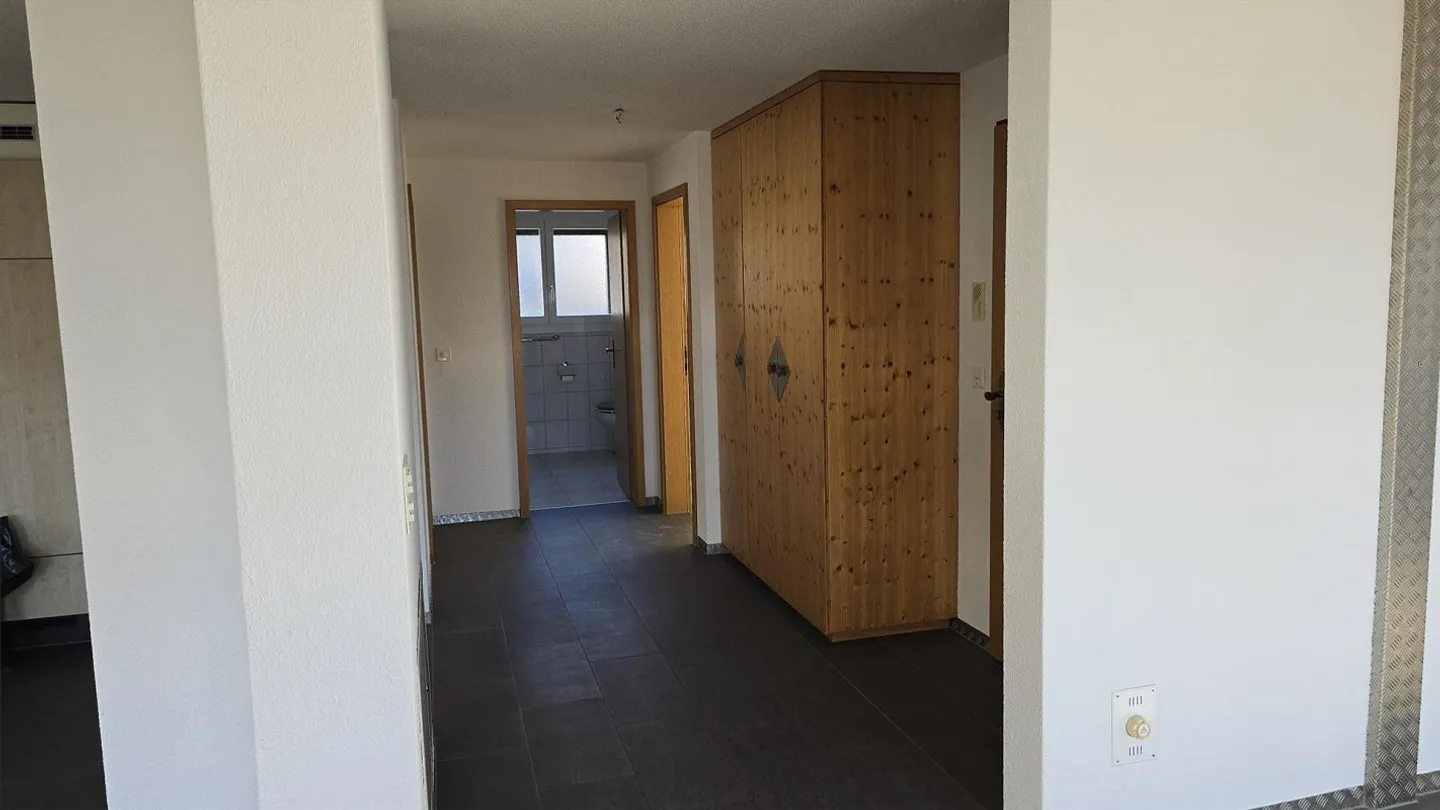 Appartement 3.5 pièces ensoleillé et central avec vue sur le lac - Photo 10 sur 15