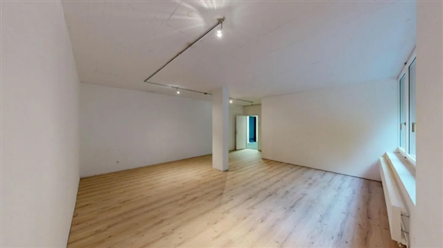 Stylish working: Your 37m² commercial space with reception area in Gwand Merenschwand - Photo 1 of 12