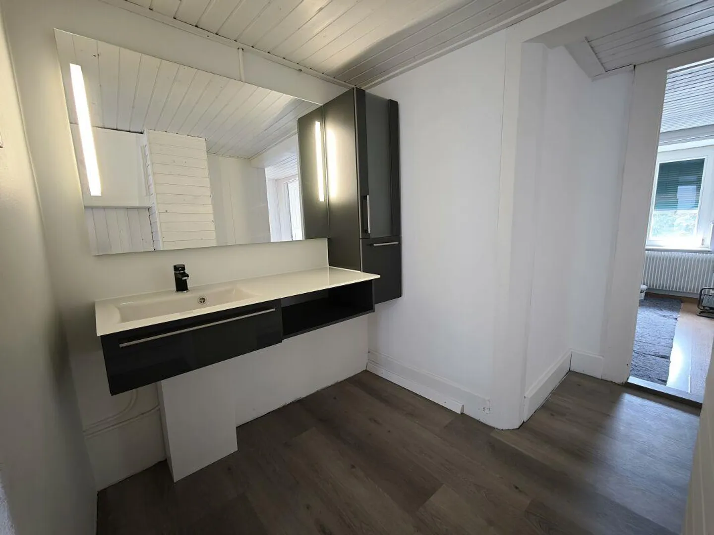 Frisch sanierte 4.5-Zimmer-Dachwohnung mit Charme und Stil - Foto 2 von 8